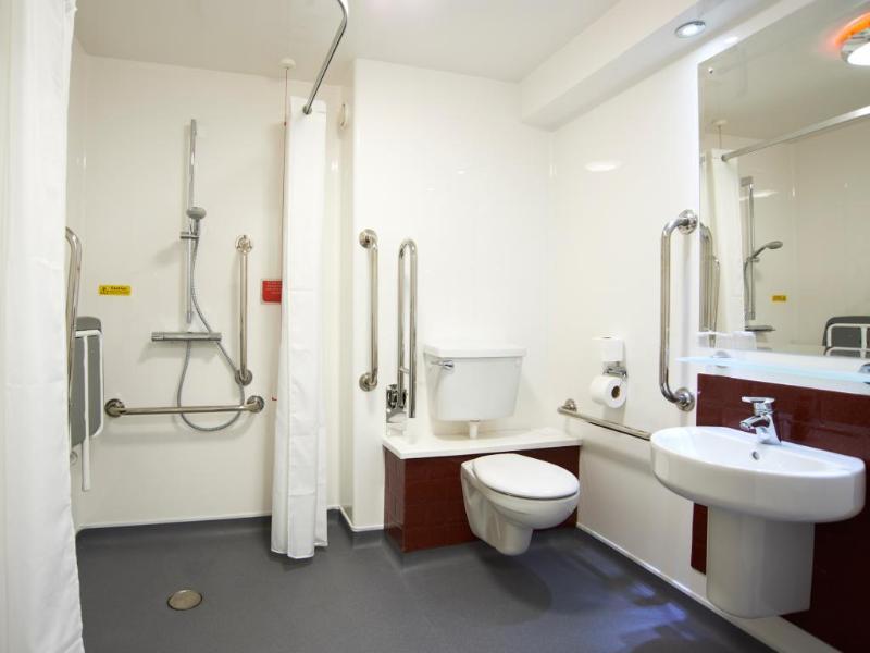 Travelodge Chessington Tolworth 3* Londra